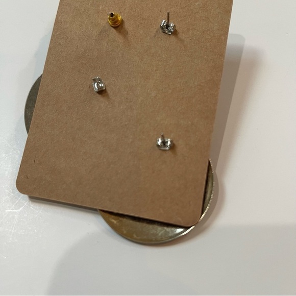 Vintage Button Shape Enamel Mismatched Earrings - Picture 3 of 8